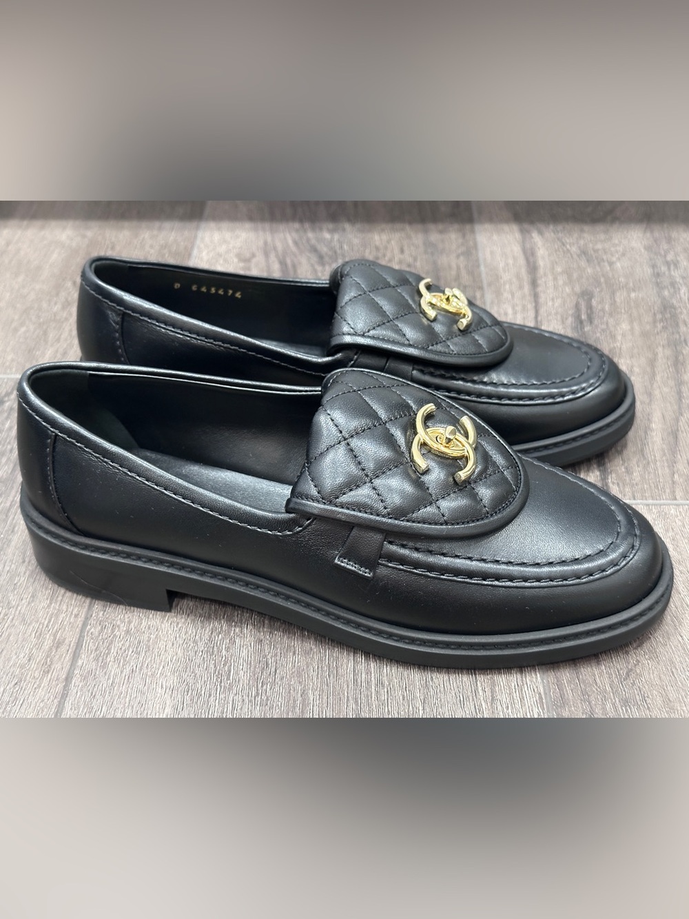 $1.8K 2026 CHANEL BLACK LEATHER LOAFERS MOCCASINS With GOLD CC TURNLOCK LOGO 38C - Picture 2 of 16